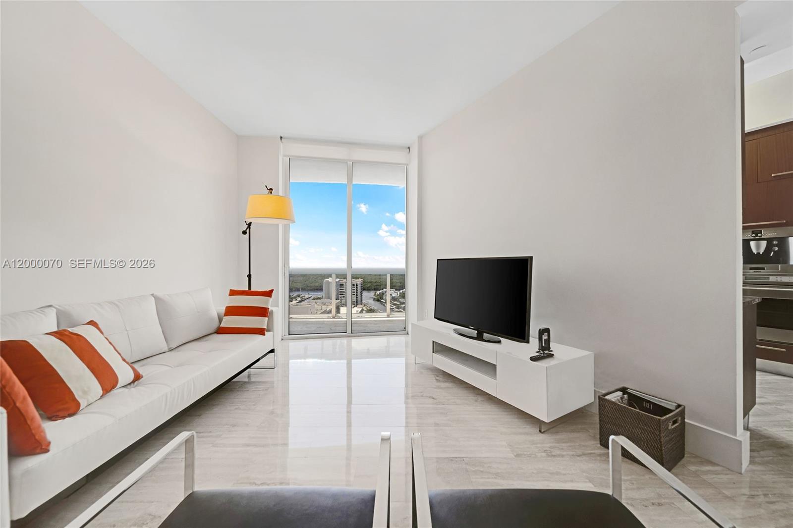 A12000070 Property Photo 8