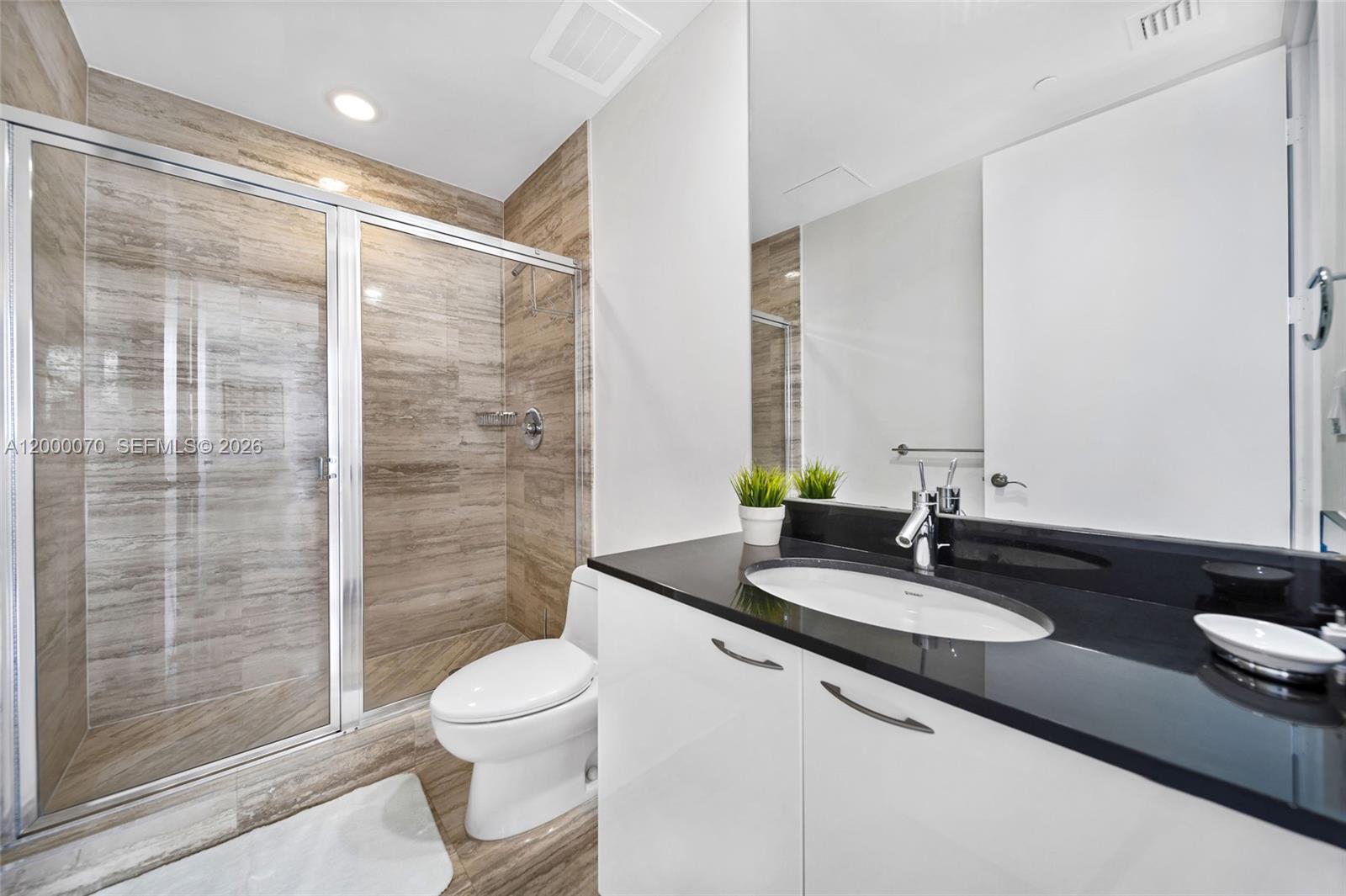 A12000070 Property Photo 14