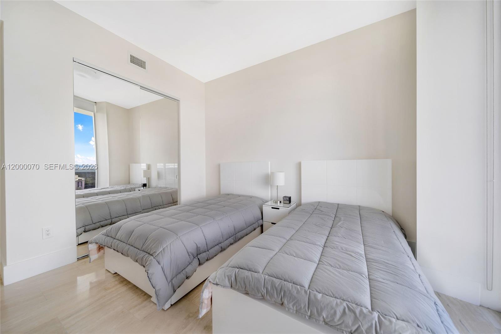 A12000070 Property Photo 17