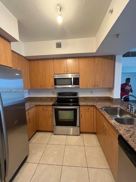 A12000101 Property Photo 4