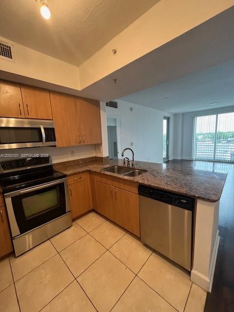 A12000101 Property Photo 47