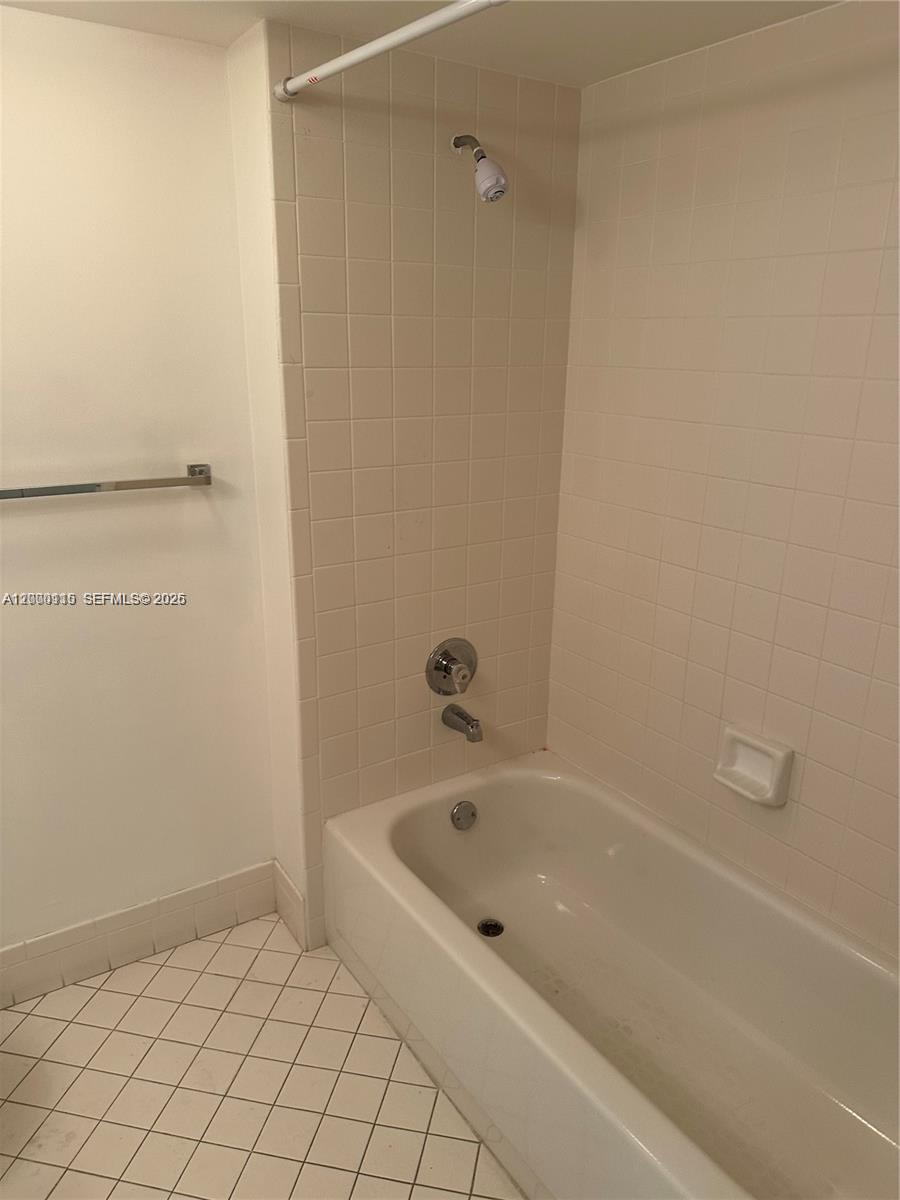 800 Sw 137th Ave 404g Property Photo 8