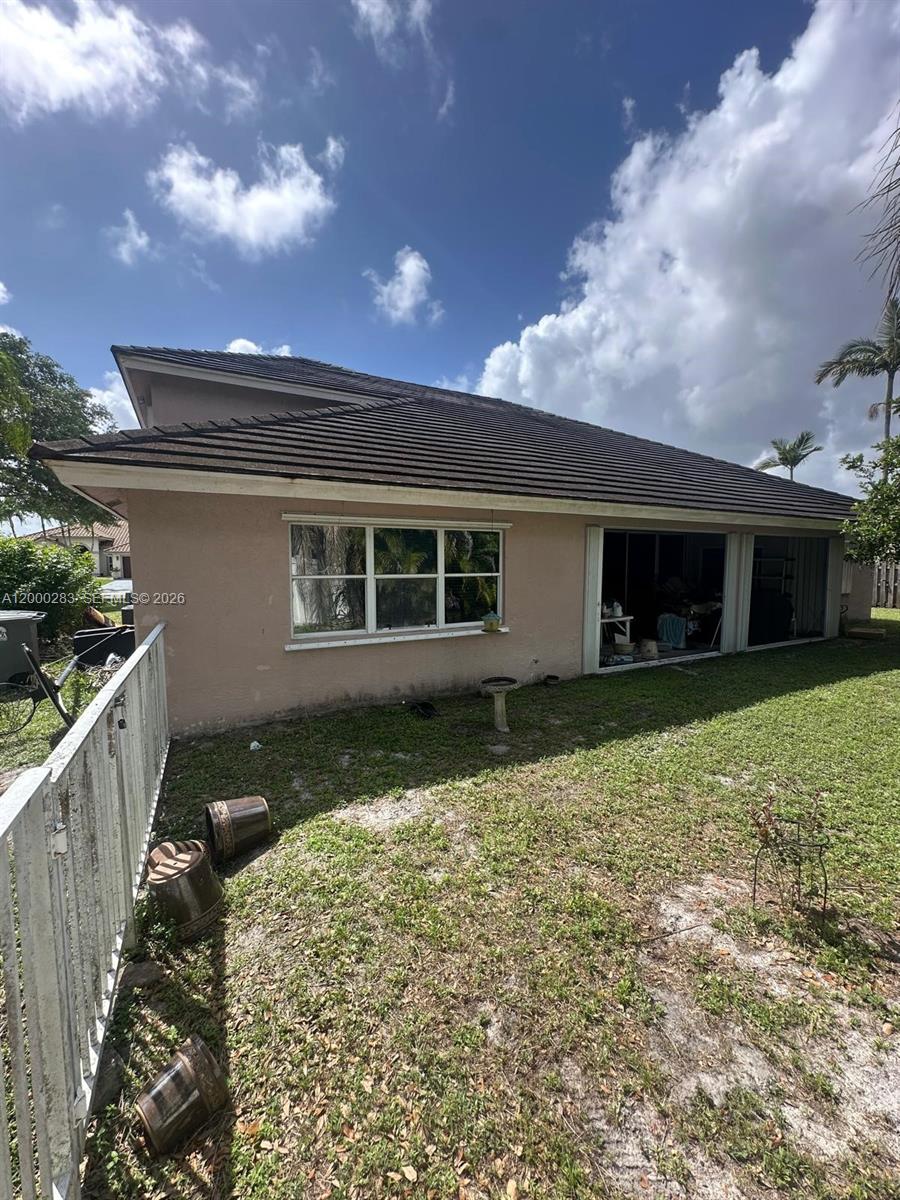 7712 Forestay Dr Property Photo 7