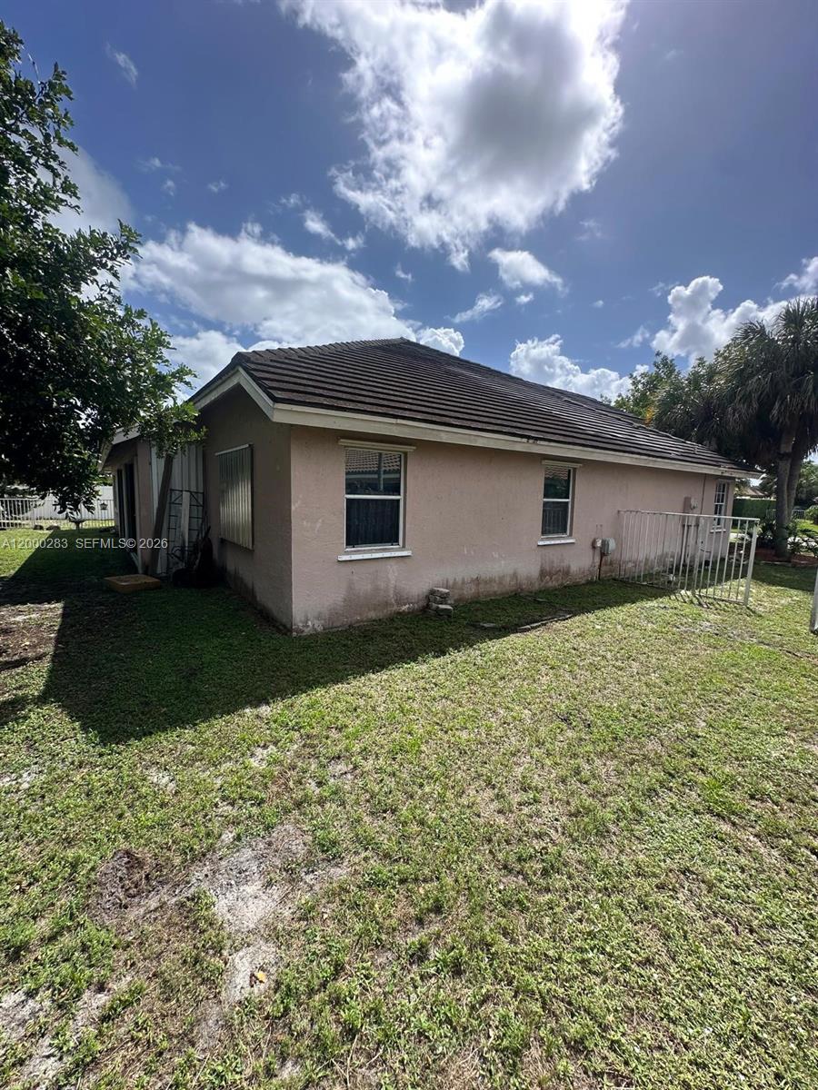 7712 Forestay Dr Property Photo 17