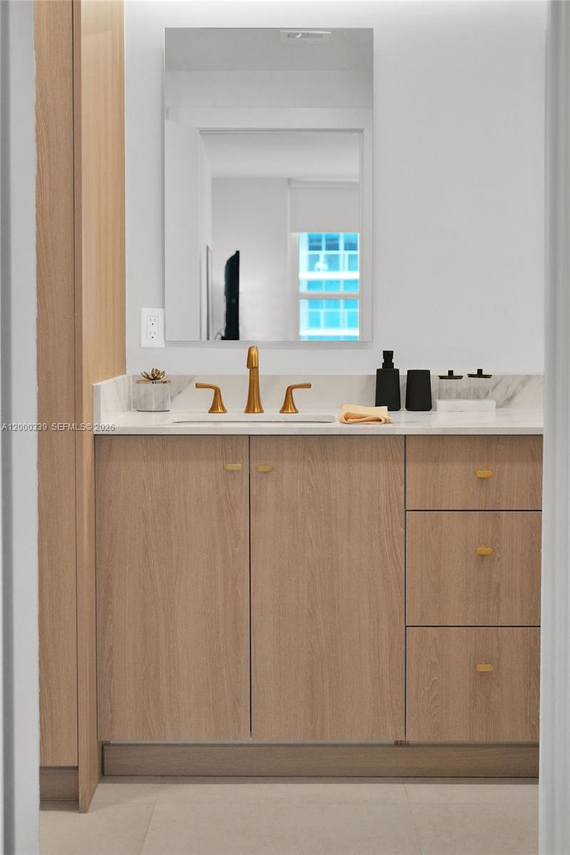 3505 S Ocean Dr 808 Property Photo 14