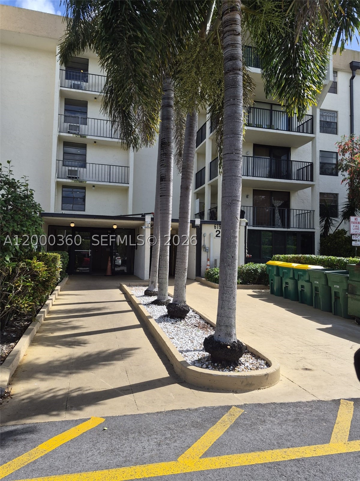 A12000360 Property Photo 12