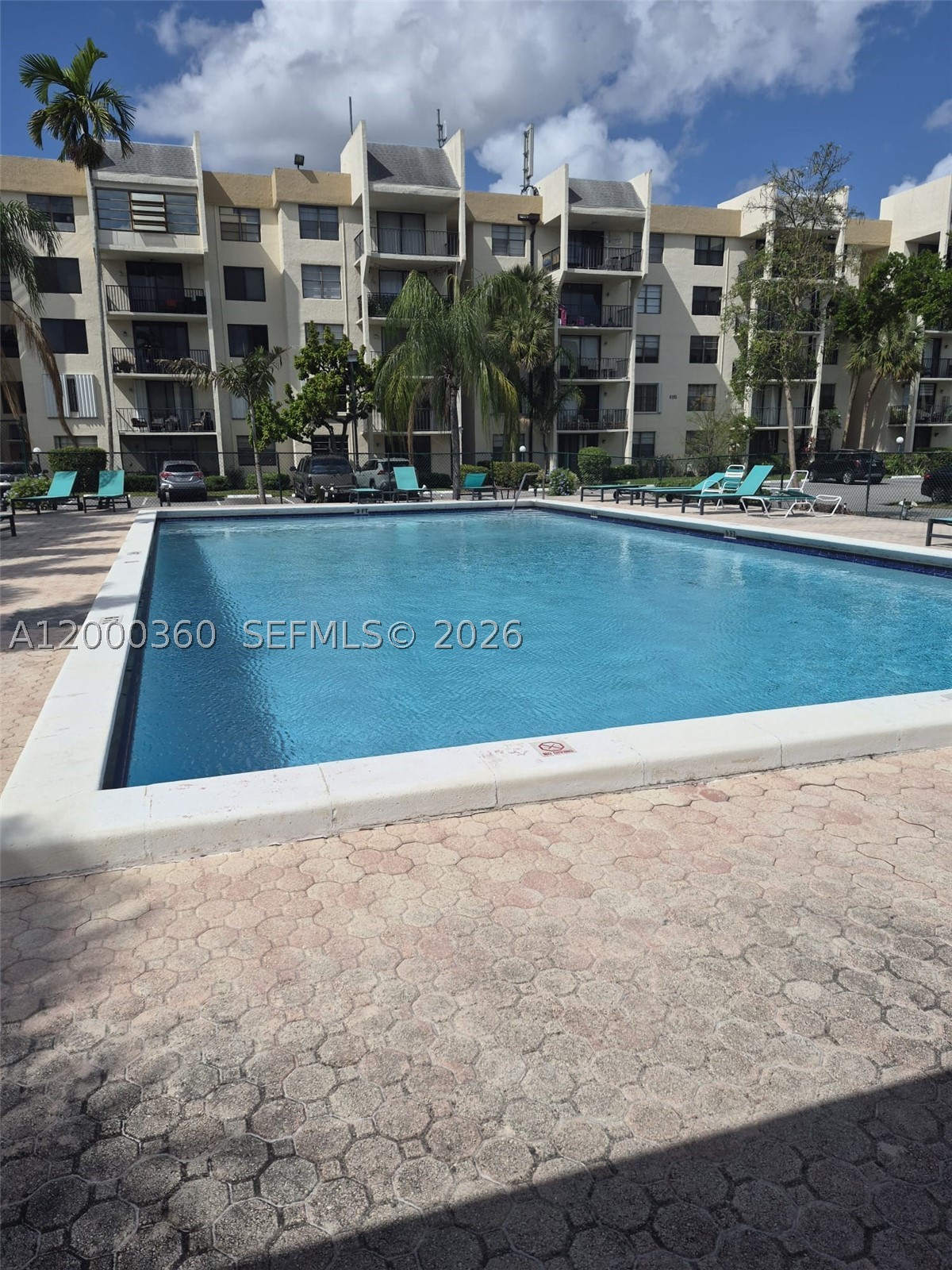 A12000360 Property Photo 13