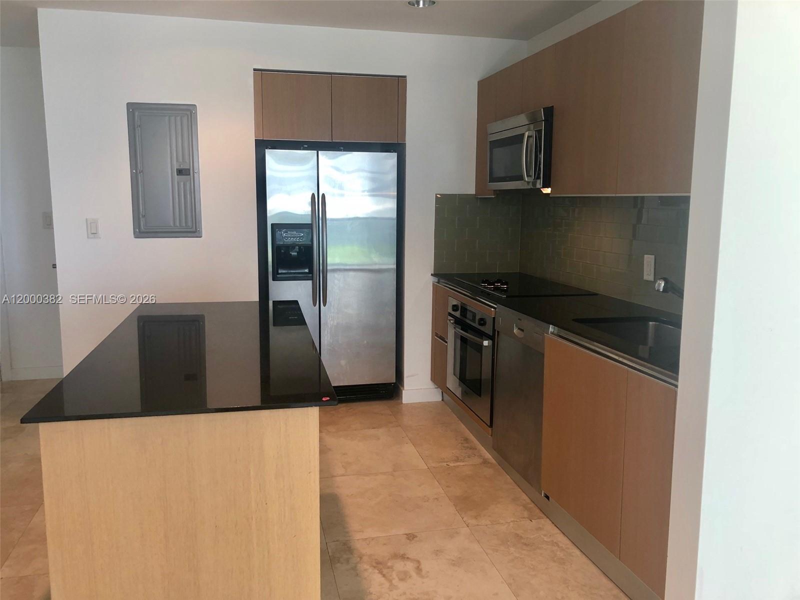 1050 Brickell Av 1408 Property Photo 6