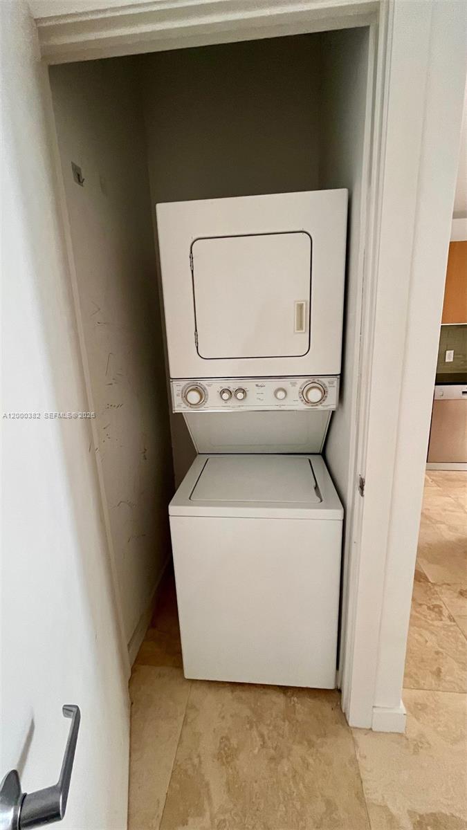 1050 Brickell Av 1408 Property Photo 10