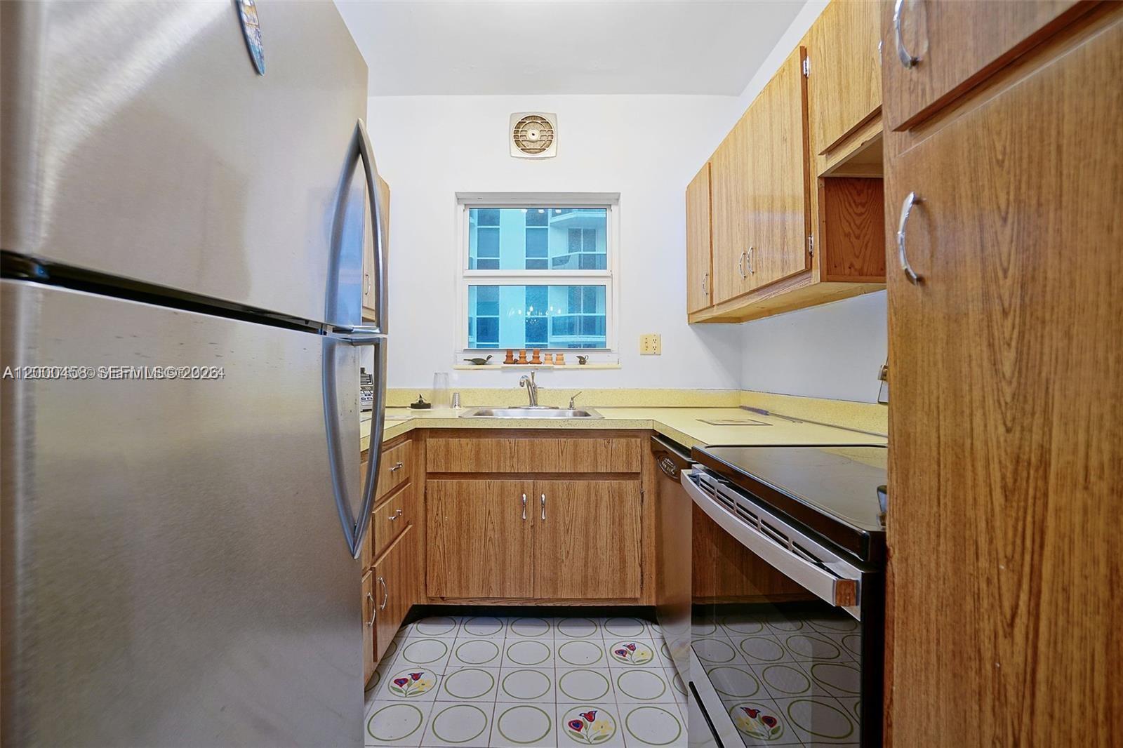 4747 Collins Ave 1108 Property Photo 5