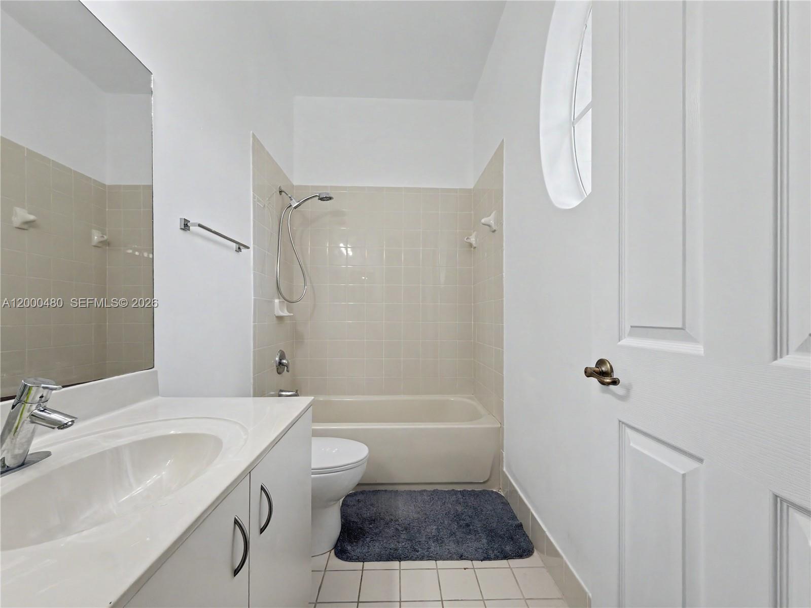 1033 Ne 42nd Pl Property Photo 17