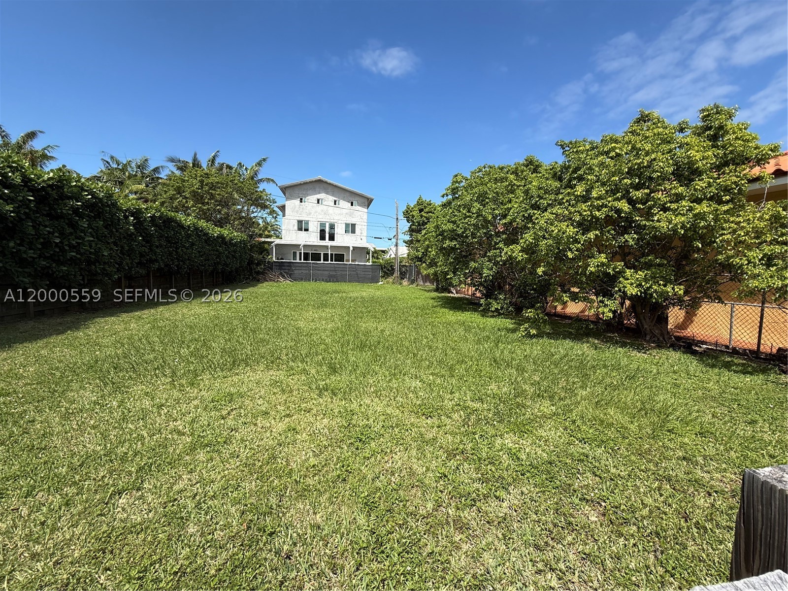 9308 Harding Ave Property Photo 4