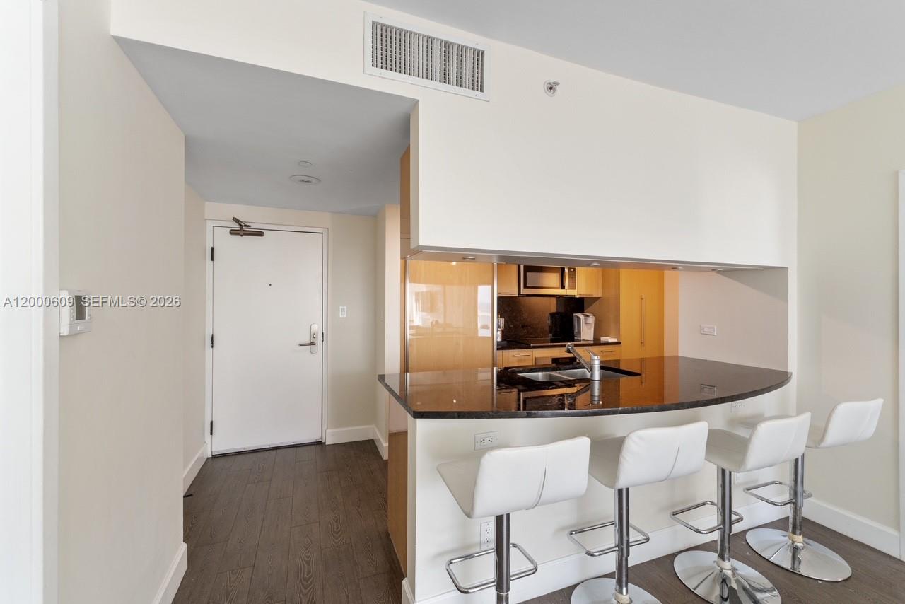 6801 Collins Ave Lph10 Property Photo 4