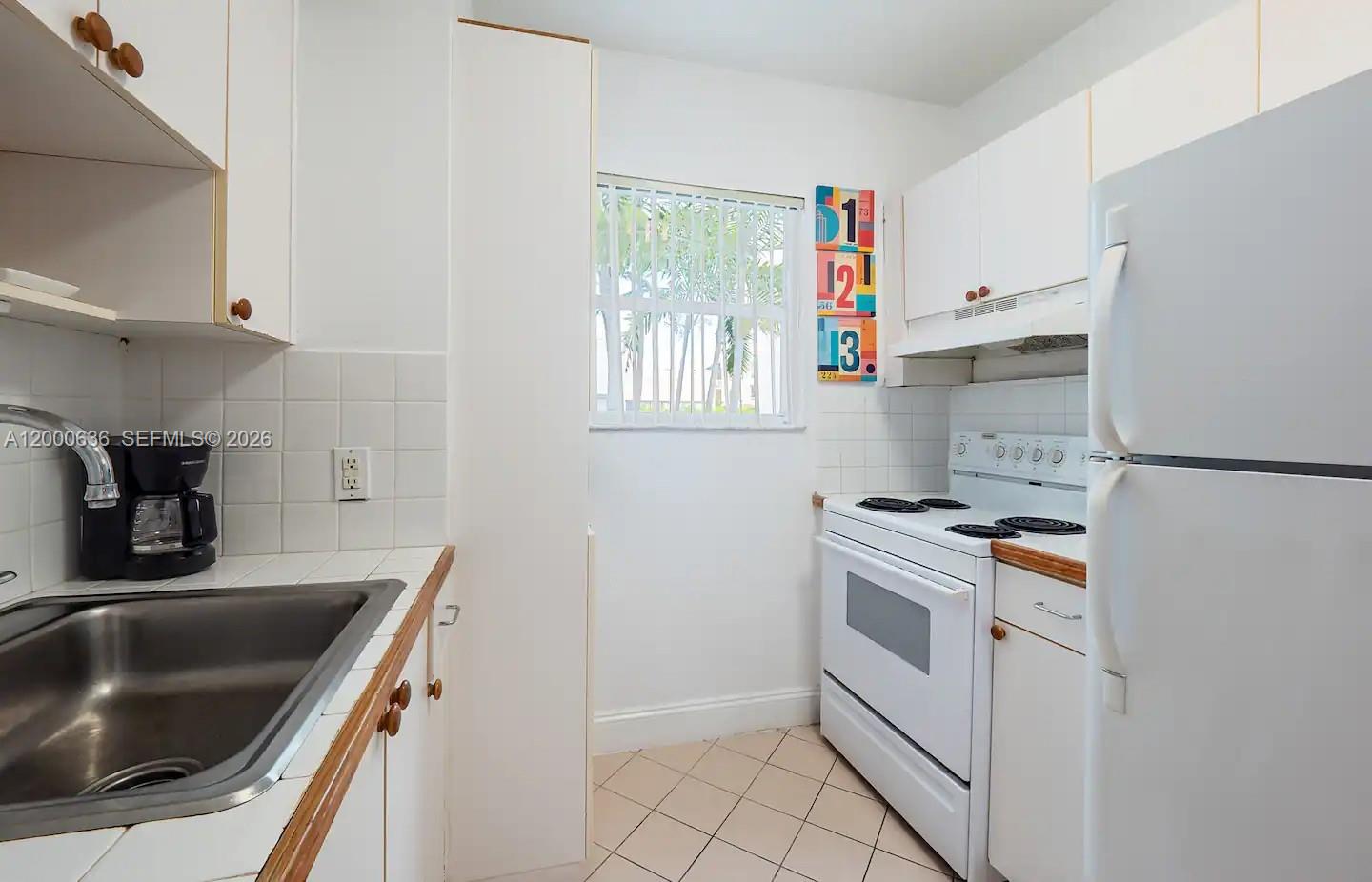 2615 Collins Ave 37 Property Photo 5
