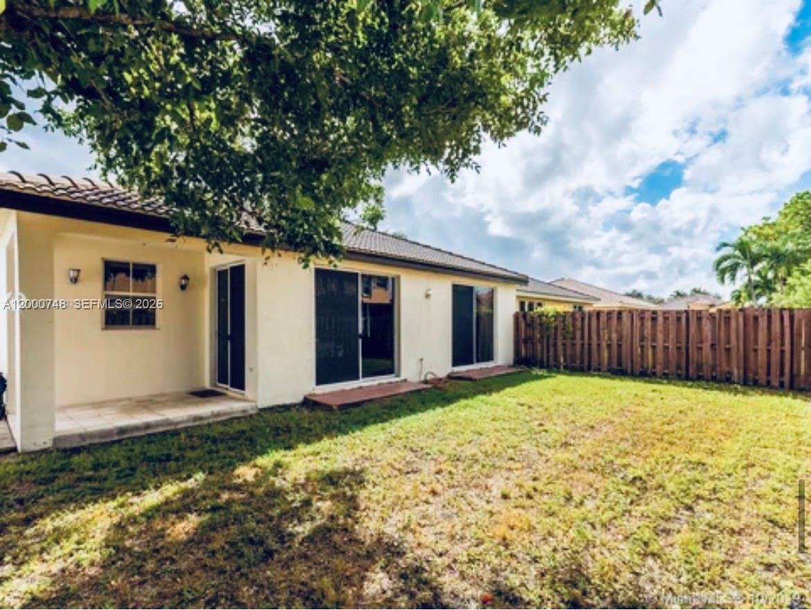 8135 Nw 198th Ter Property Photo 18