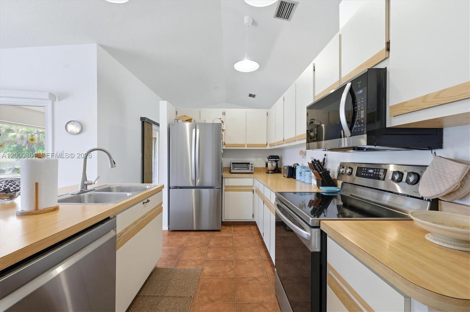 A12000861 Property Photo 14