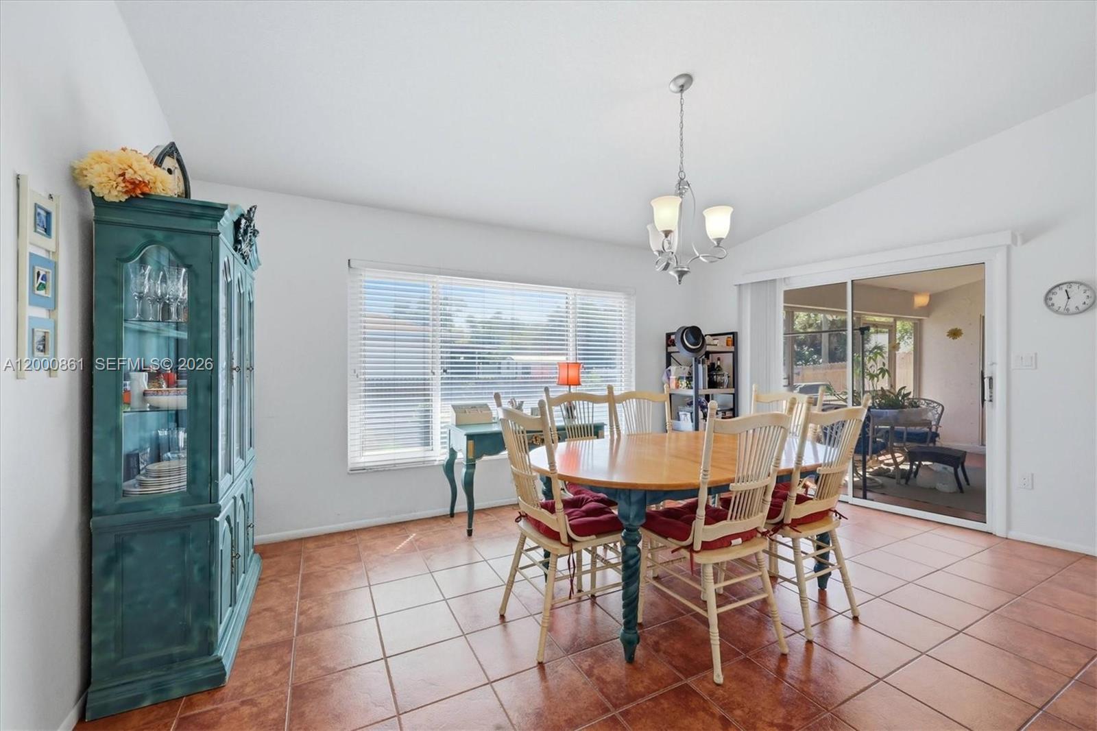A12000861 Property Photo 18