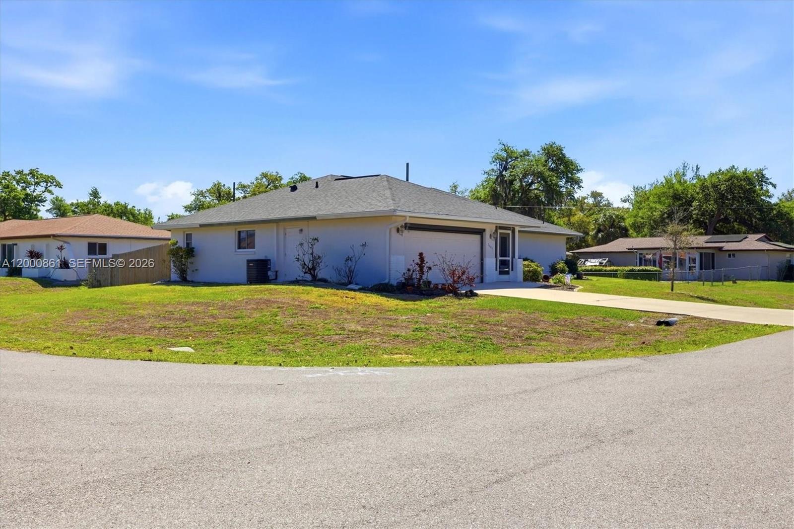 A12000861 Property Photo 36