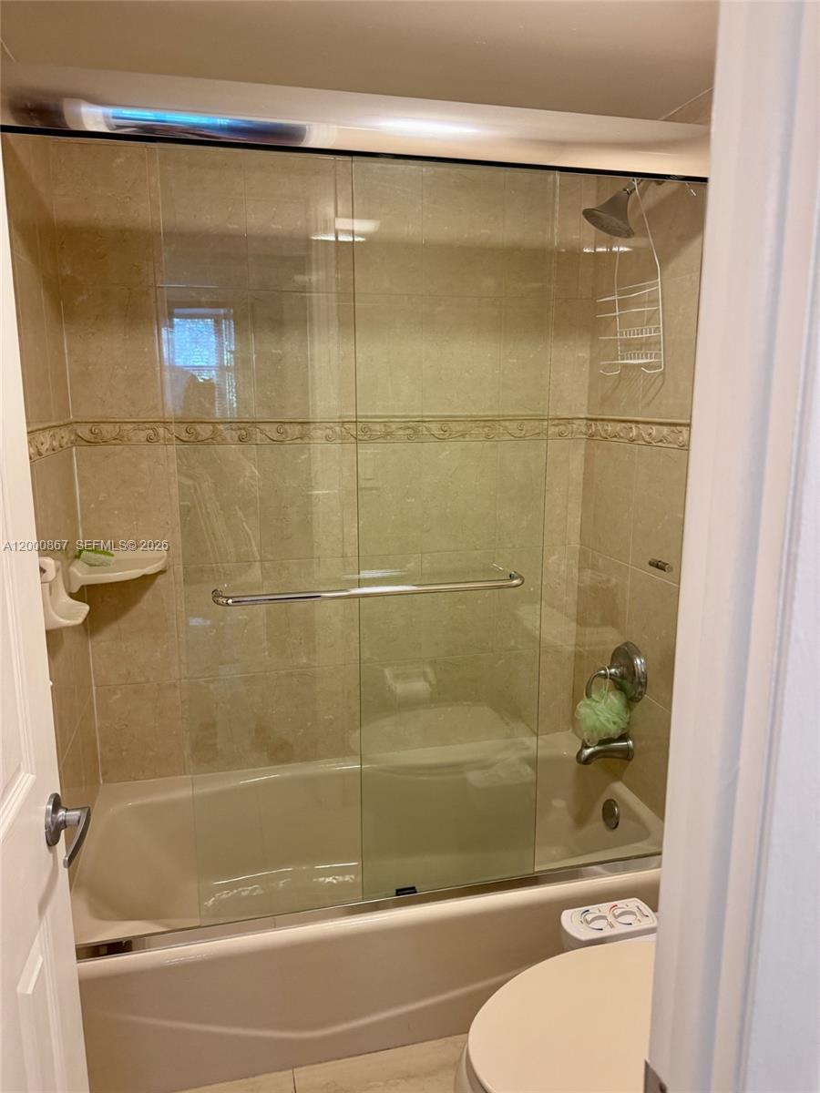 10850 N Kendall Dr 414 Property Photo 15