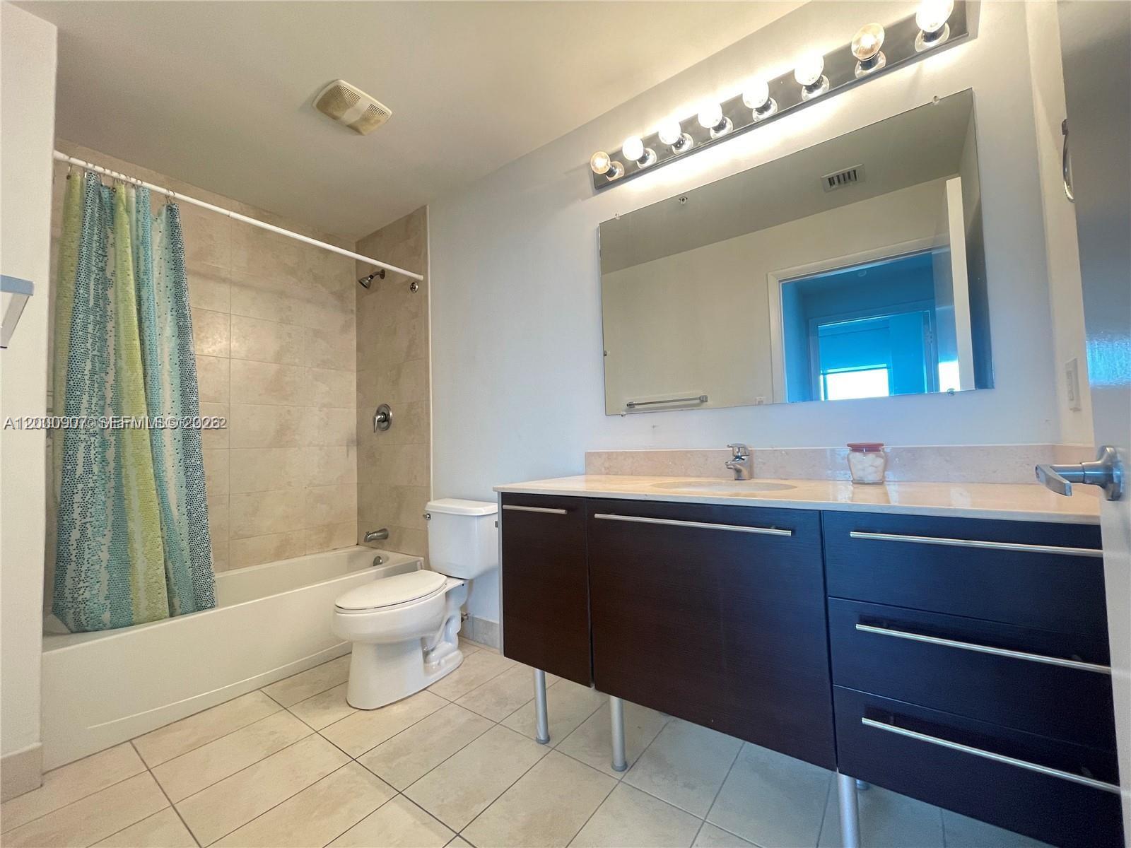 1900 N Bayshore Dr 3311 Property Photo 6