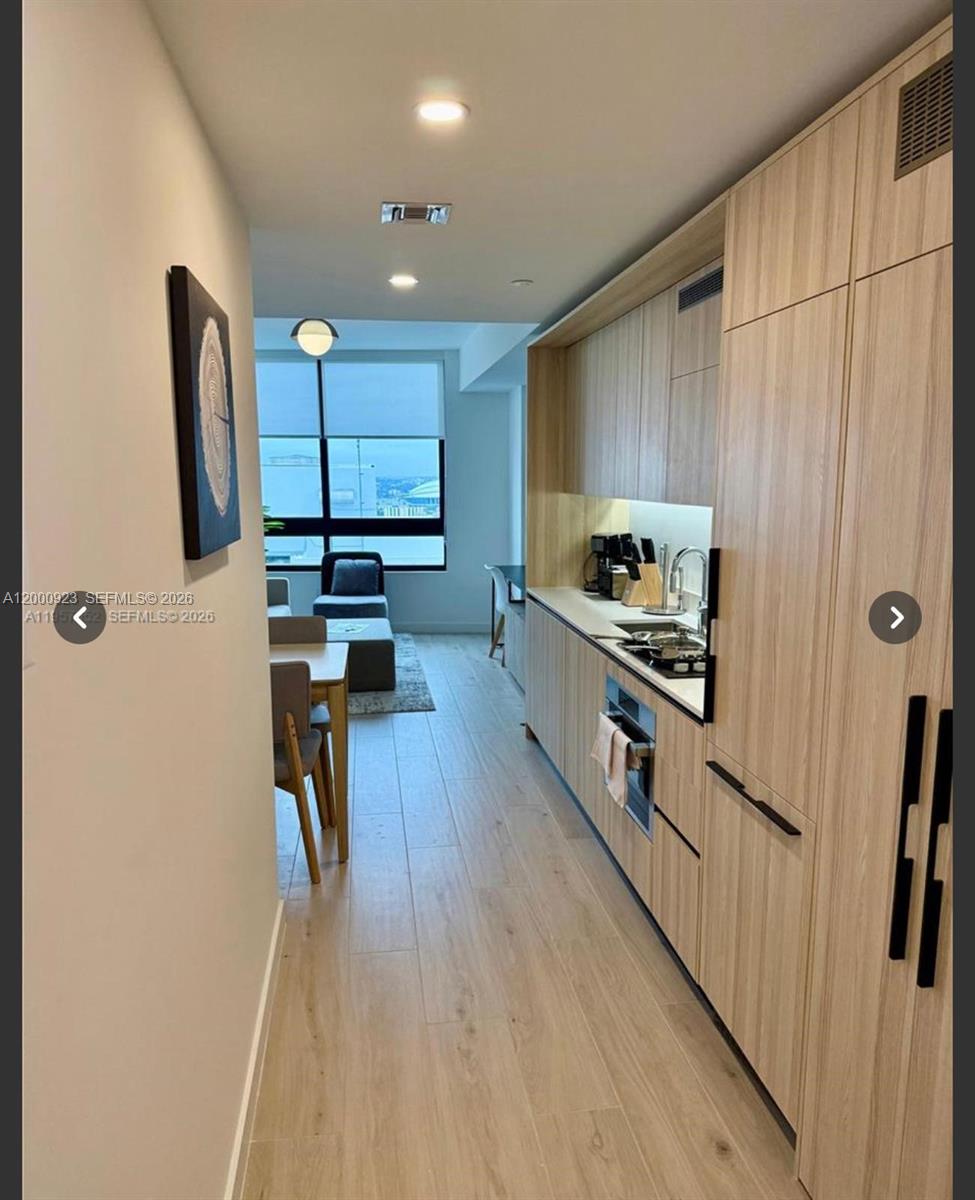 225 N Miami Ave 212 Property Photo 4
