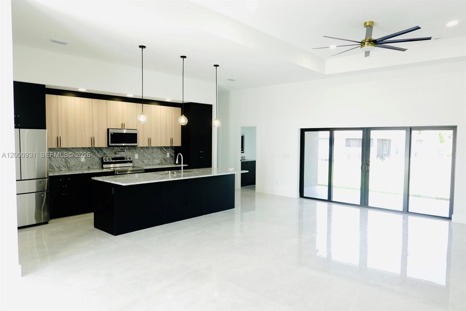 700 Biscayne Dr Property Photo 3