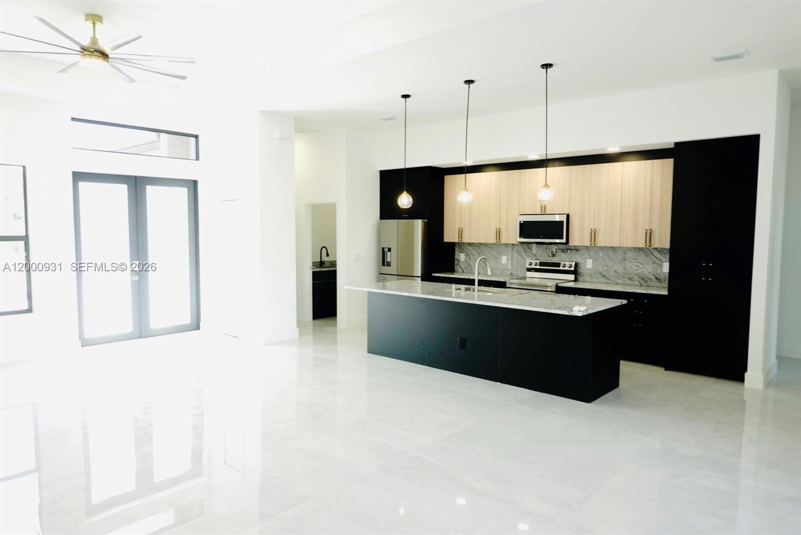 700 Biscayne Dr Property Photo 8
