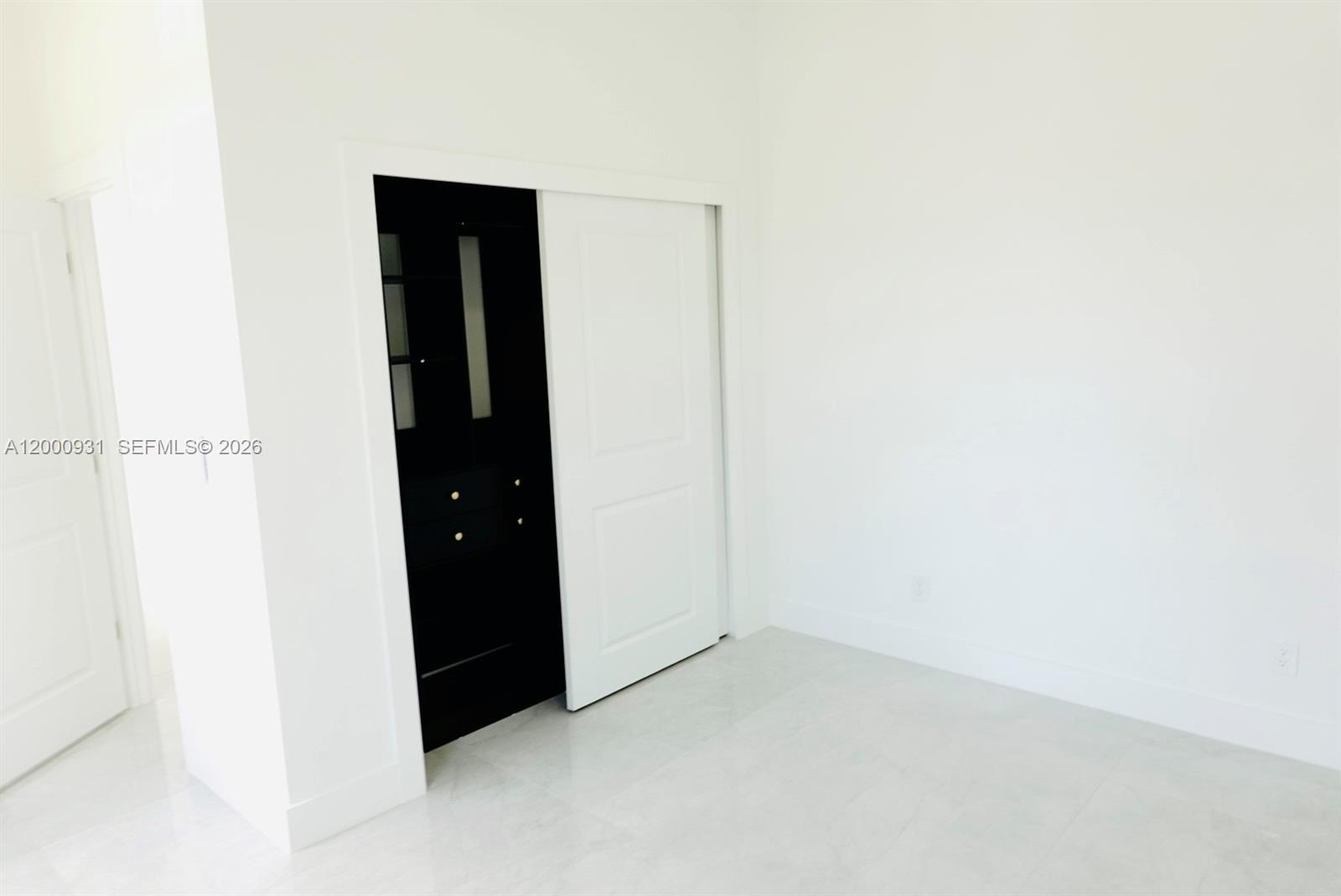 700 Biscayne Dr Property Photo 24