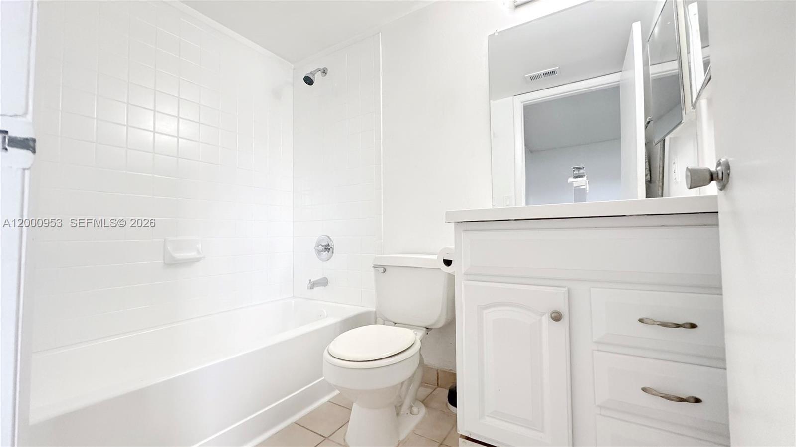 9491 S Palm Cir S 103 Property Photo 7