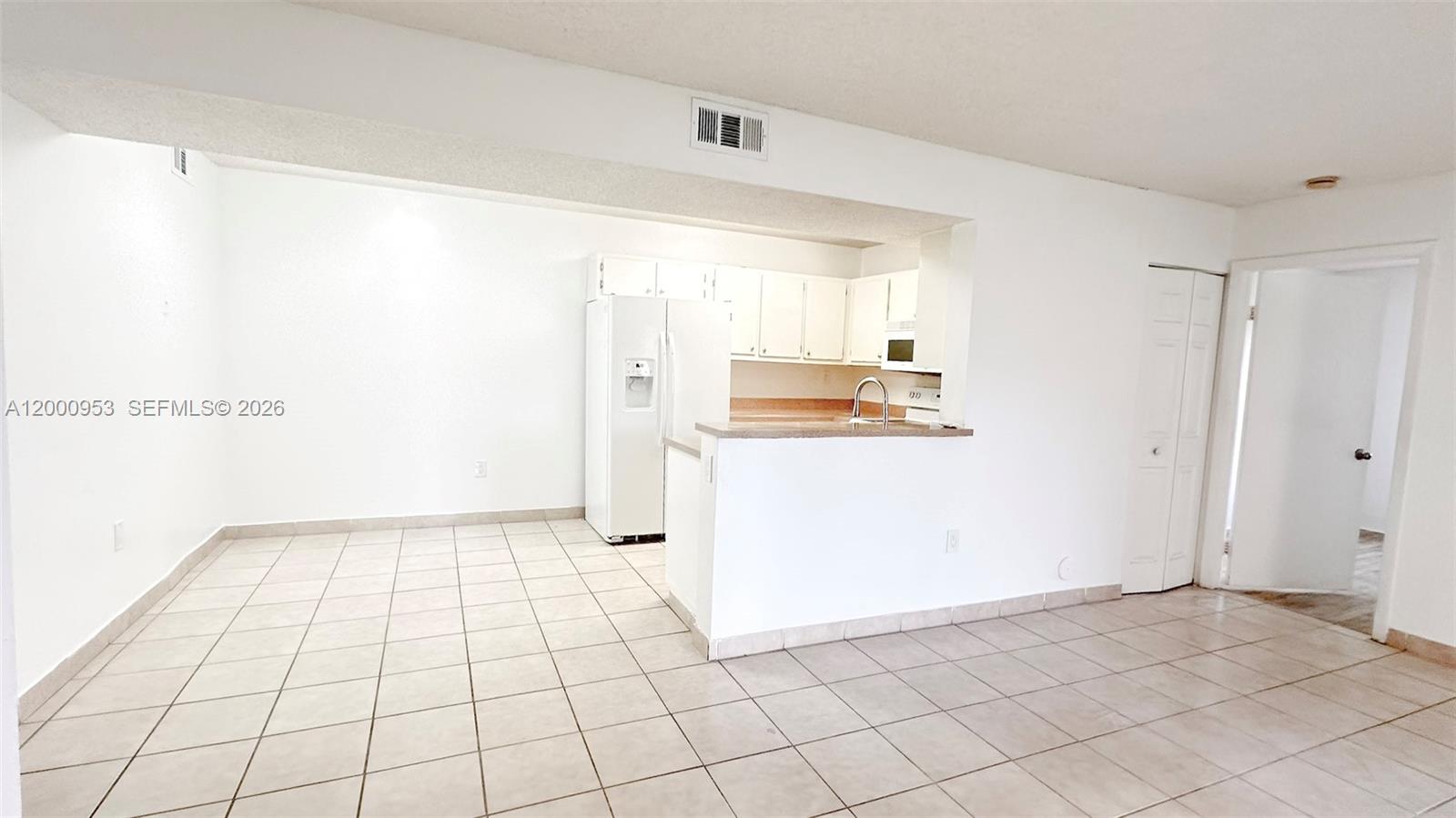 9491 S Palm Cir S 103 Property Photo 11