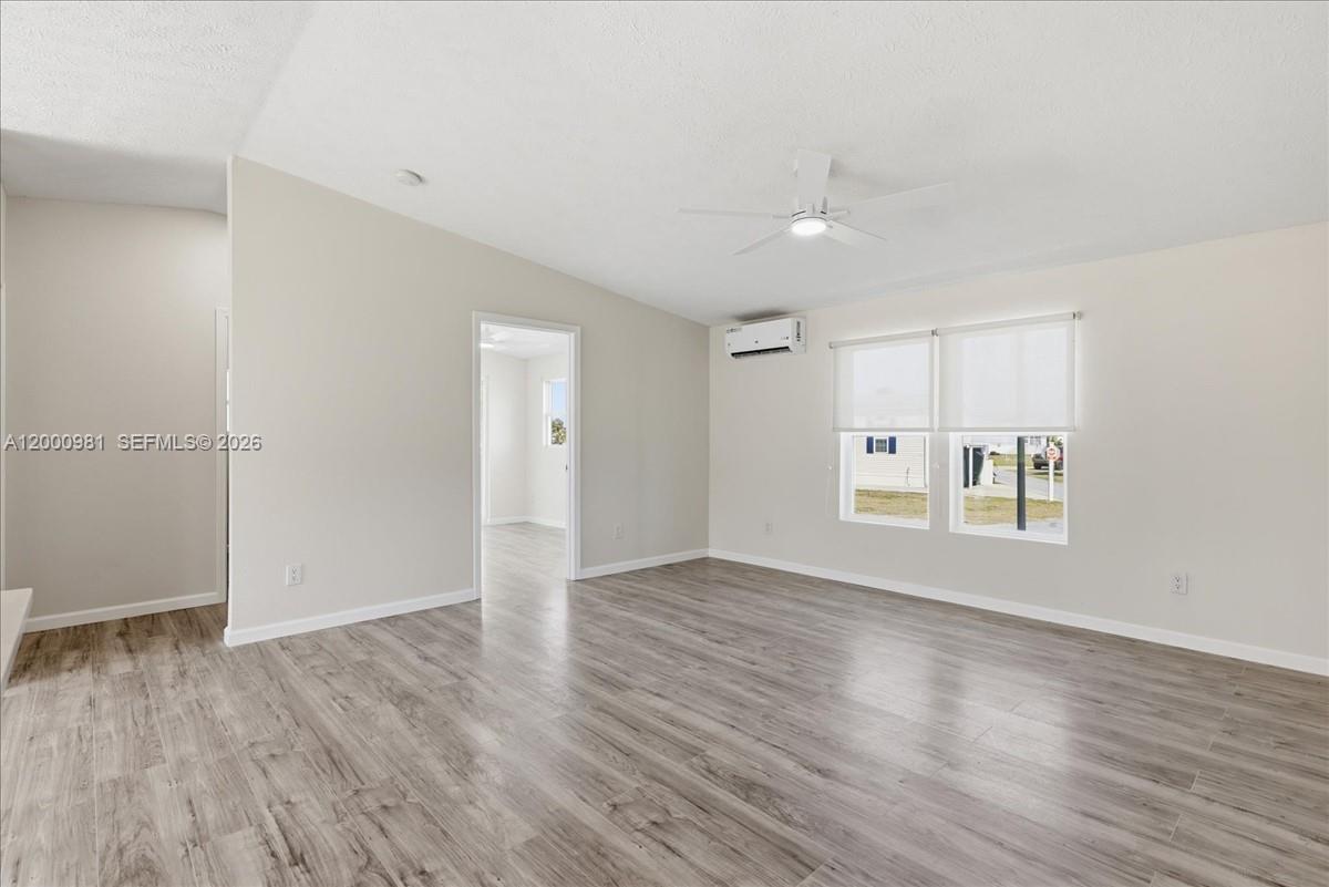 730 Chippewa 0 Property Photo 11