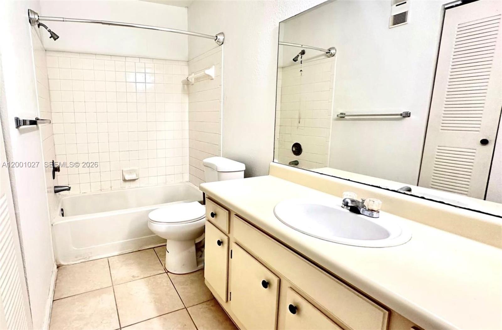 3310 N Pinewalk Dr N 1823 Property Photo 7