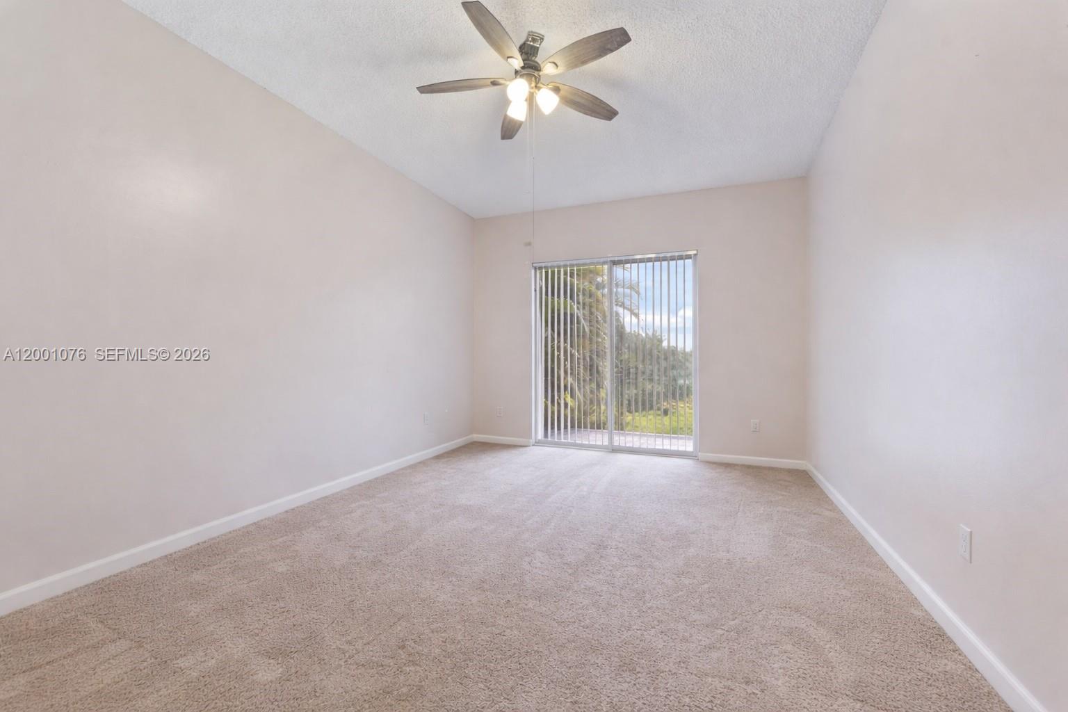 690 Se 30th Dr Property Photo 11