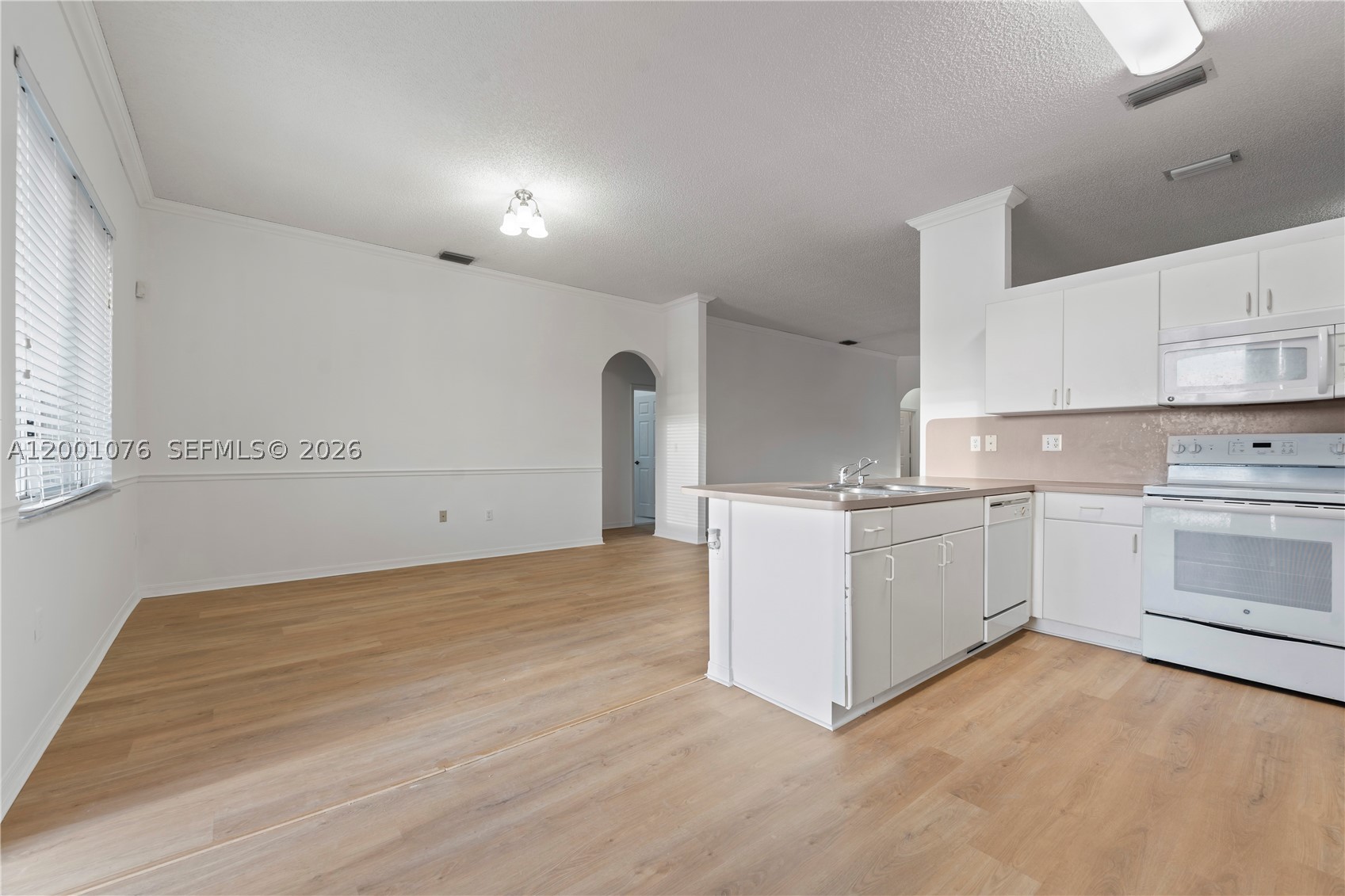 690 Se 30th Dr Property Photo 12