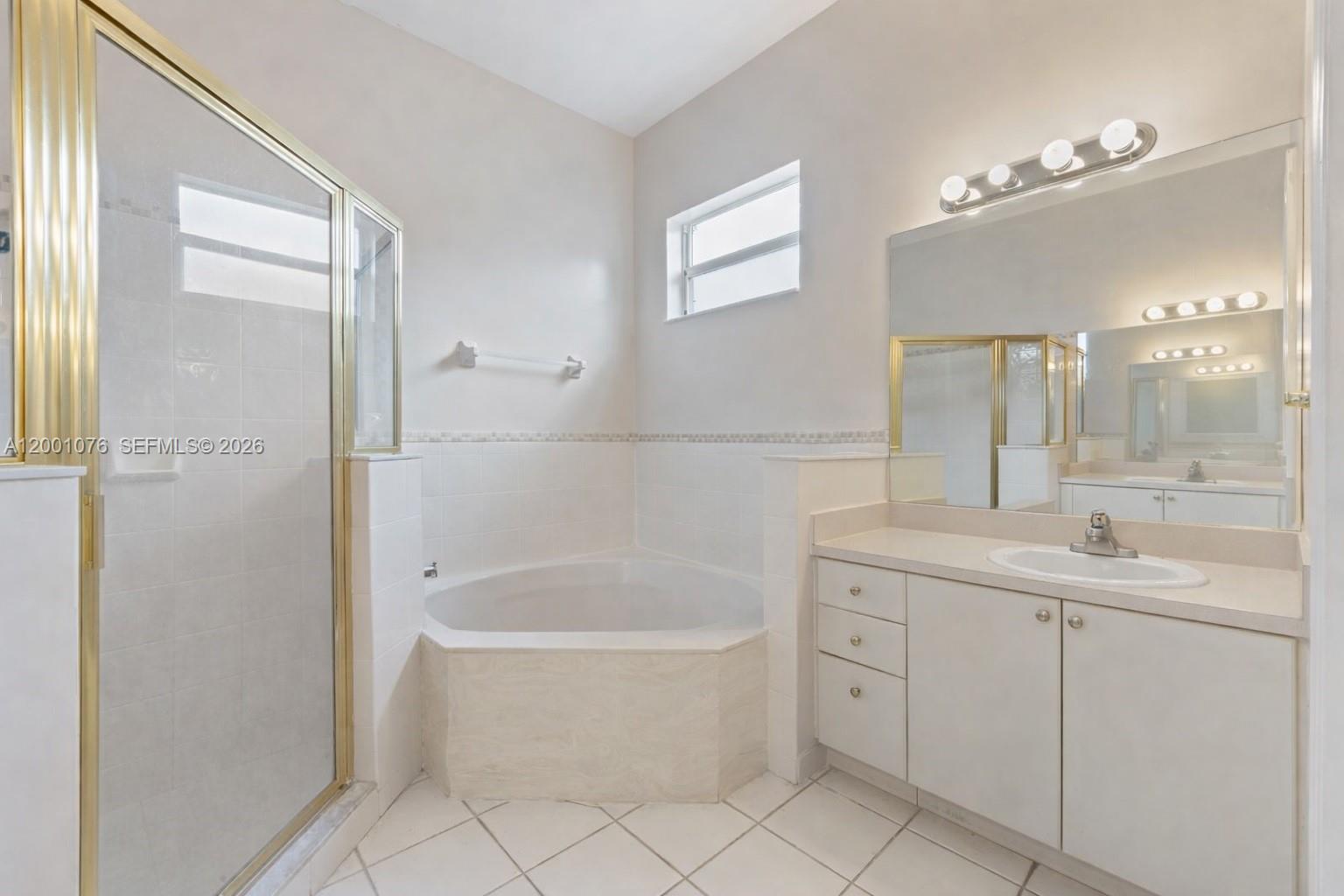 690 Se 30th Dr Property Photo 13