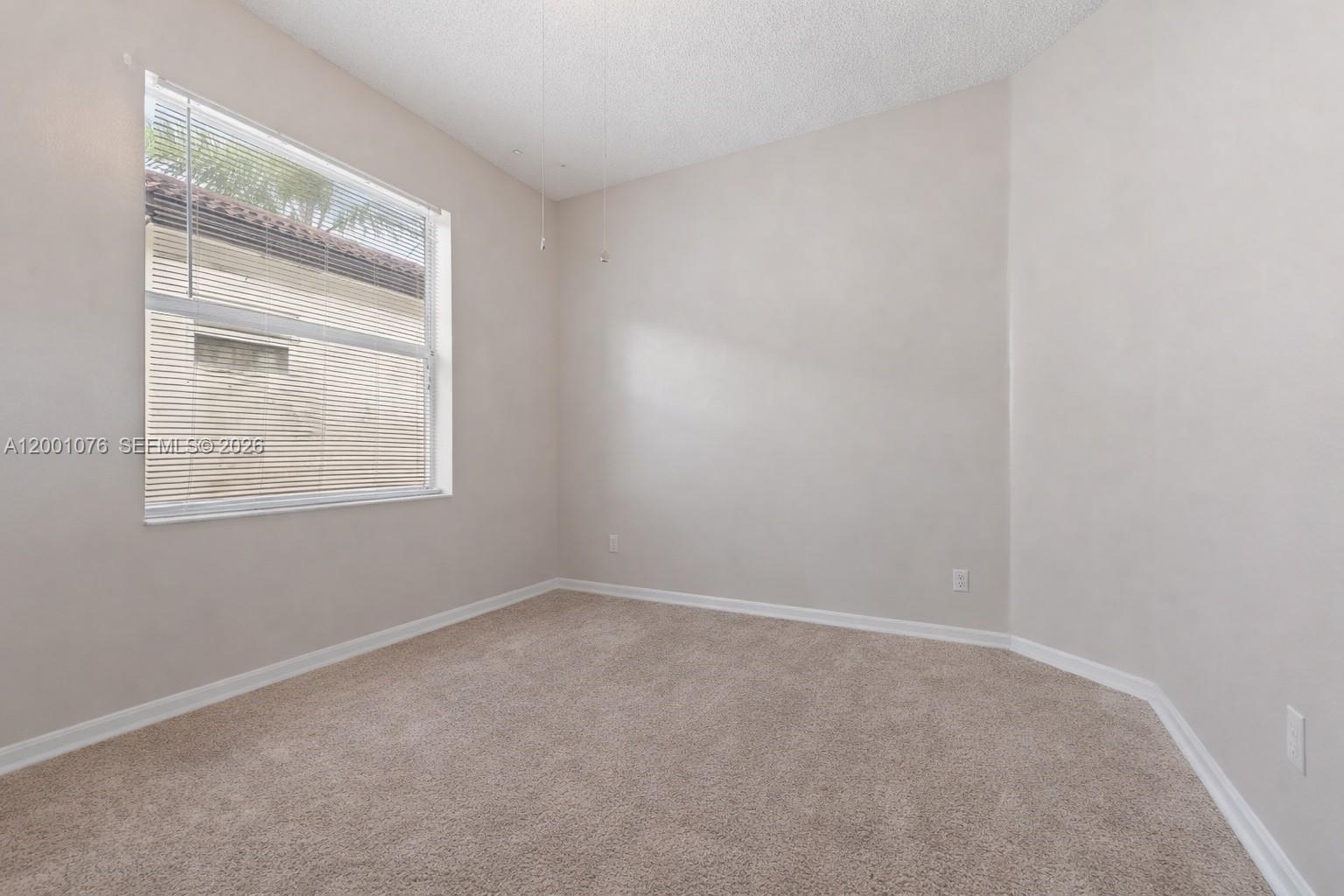 690 Se 30th Dr Property Photo 15