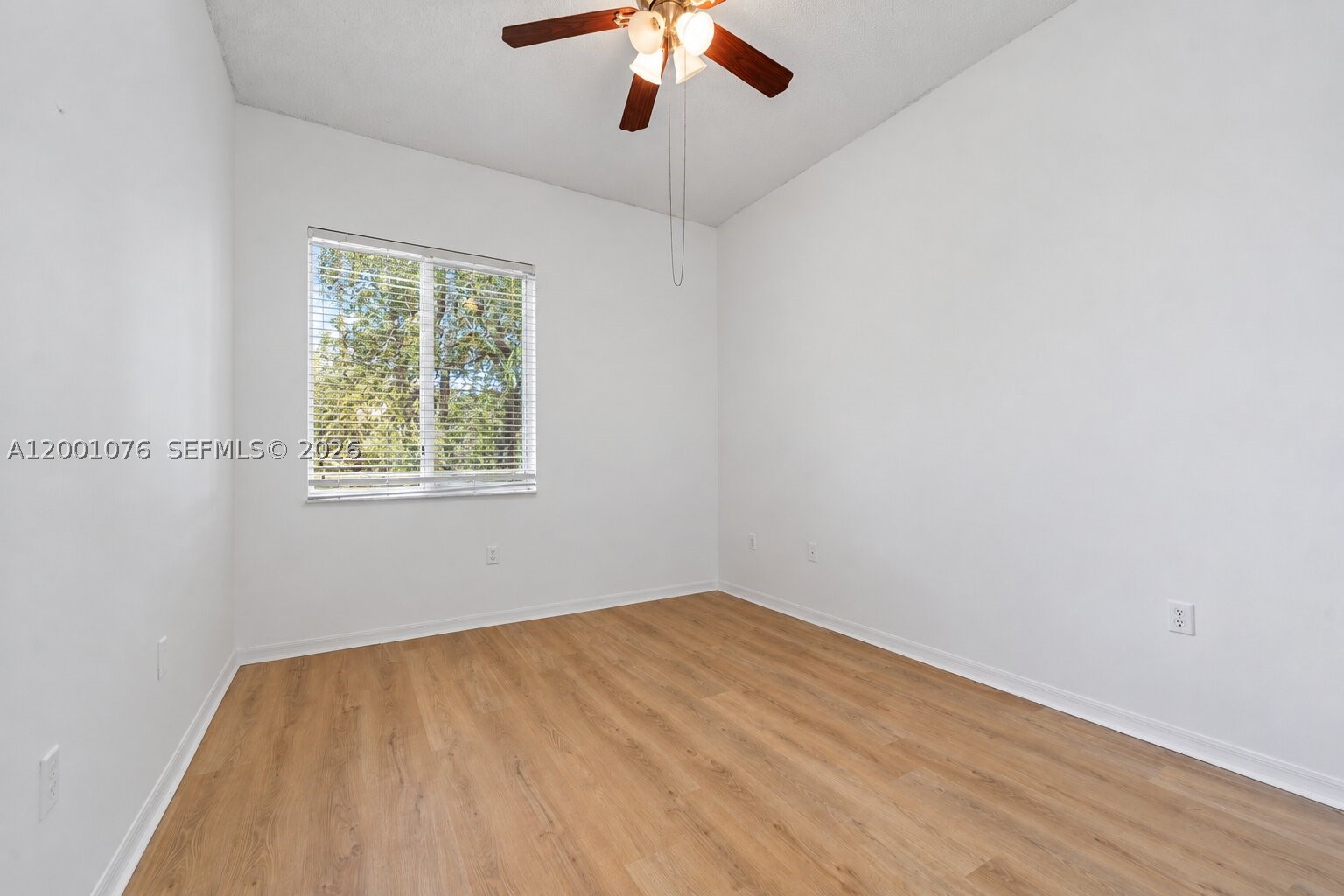 690 Se 30th Dr Property Photo 19