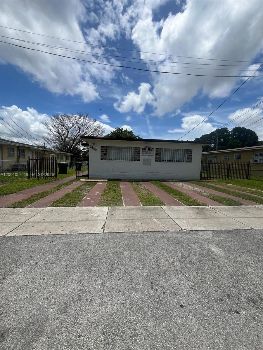 3180 Nw 19th Ave Property Photo 2