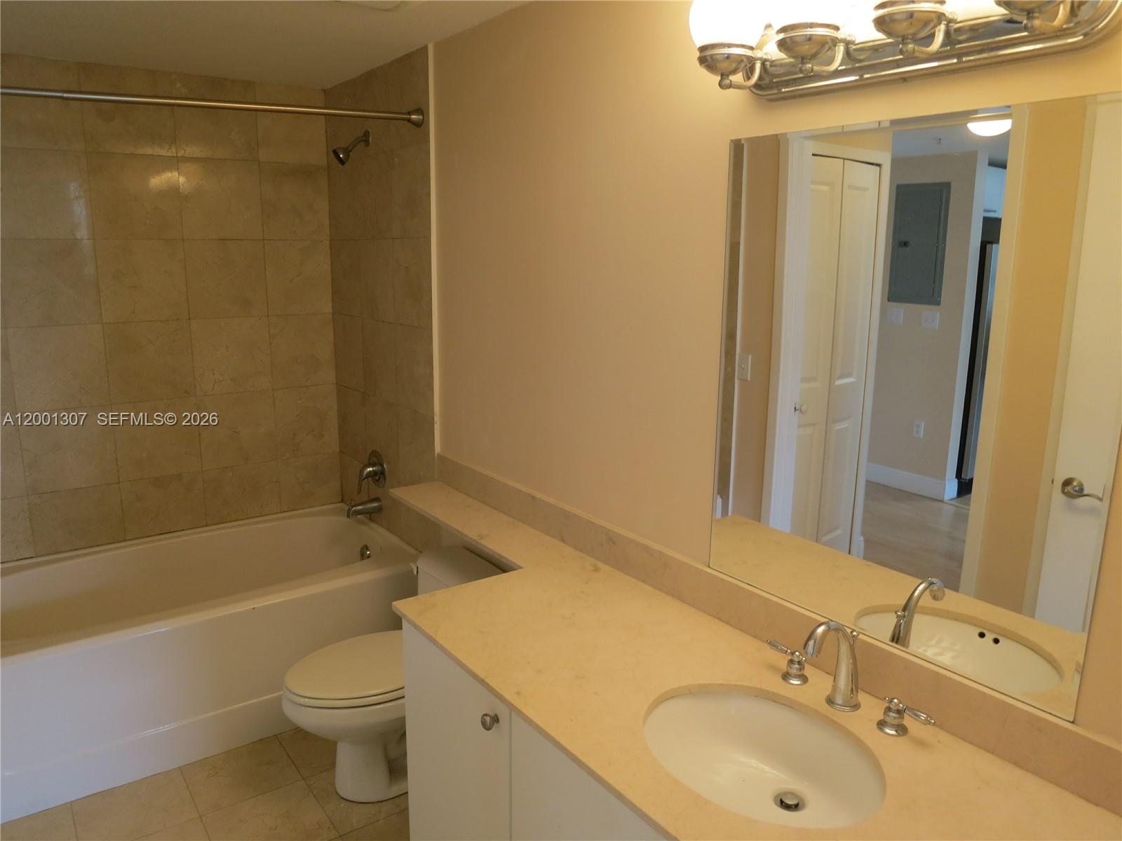 170 Se 14 St 1507 Property Photo 4