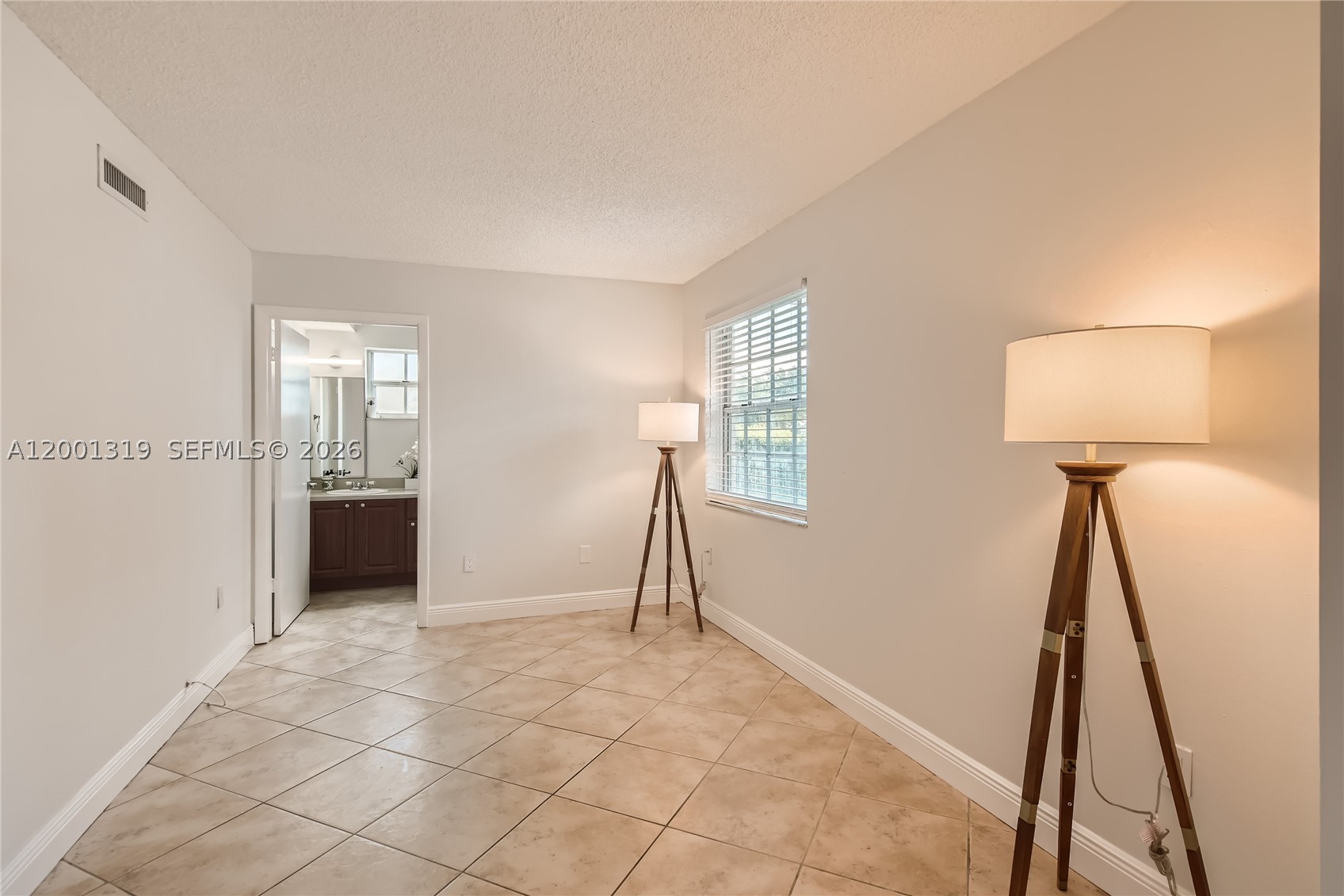 29 Santillane Ave 2 Property Photo 3