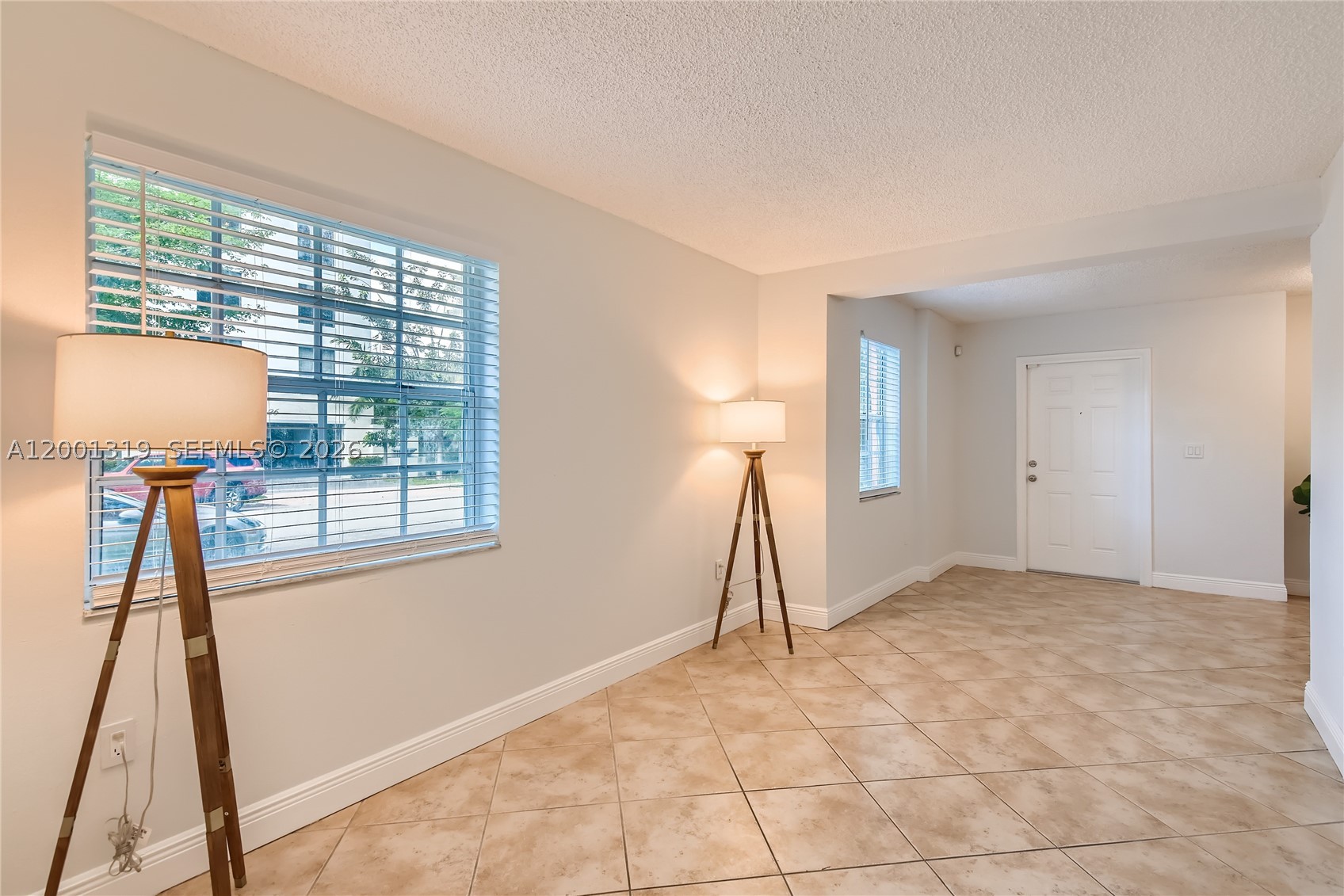 29 Santillane Ave 2 Property Photo 4