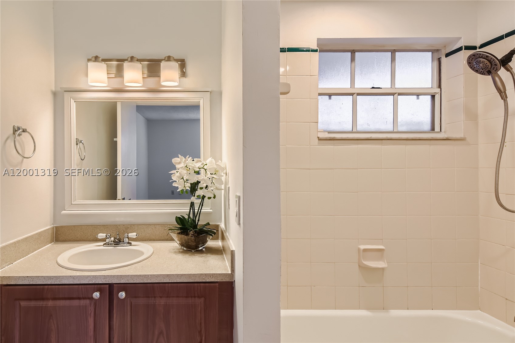 29 Santillane Ave 2 Property Photo 12