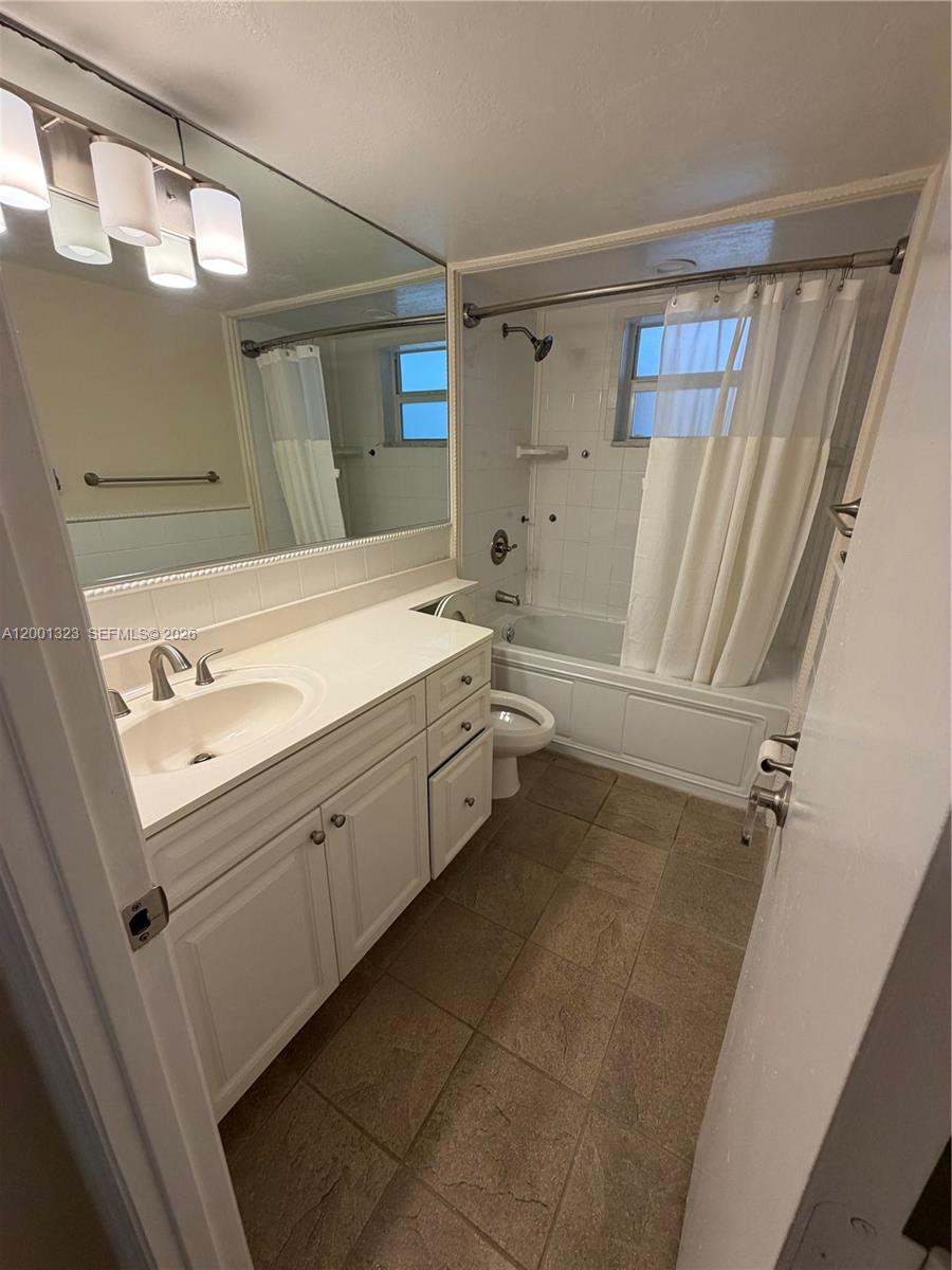 100 Edgewater Dr 127 Property Photo 13