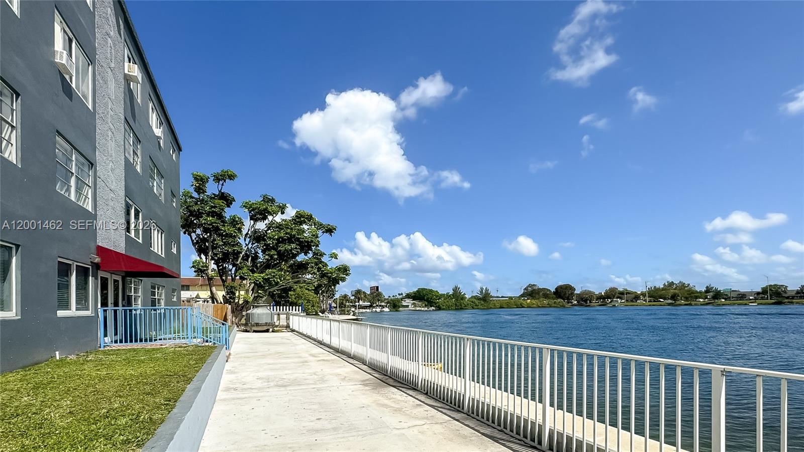 1060 Crystal Lake Dr 401 Property Photo 16