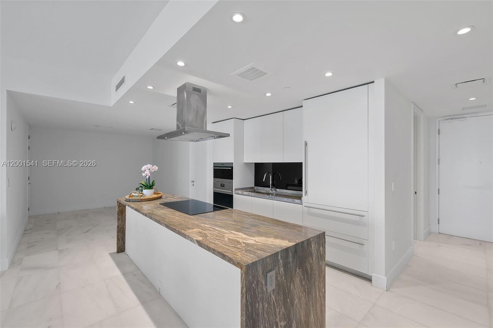 700 Ne 26 Ter 3602 Property Photo 14