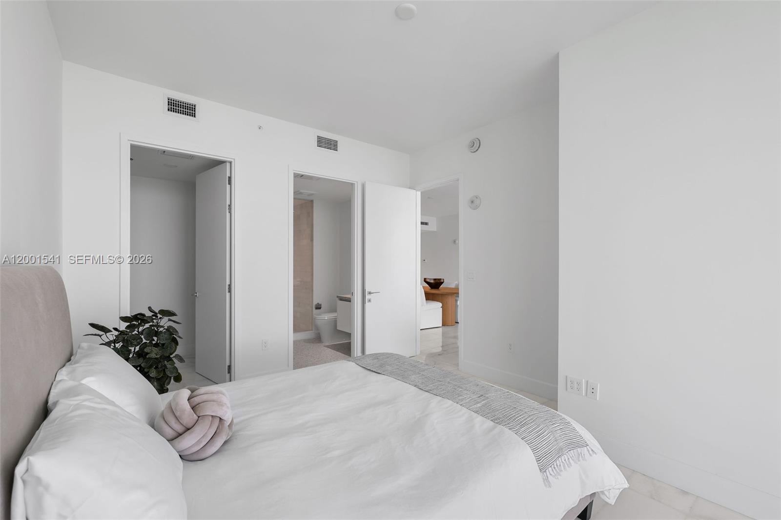 700 Ne 26 Ter 3602 Property Photo 43