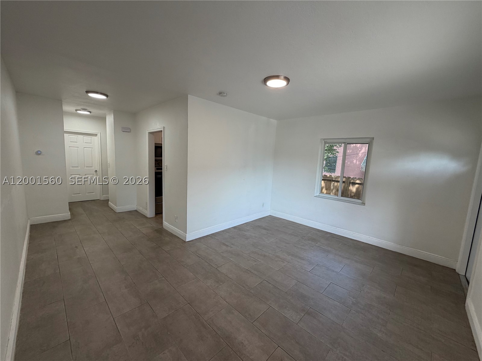 7712 Ne 1st Ct - Property Photo 3