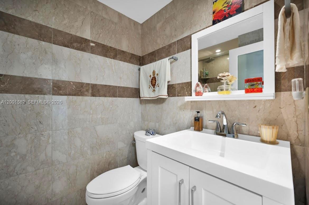 5601 Collins Ave 903 Property Photo 7