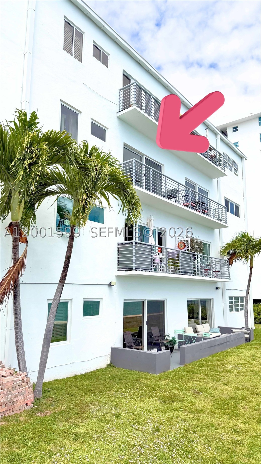1880 S Treasure Dr 3a Property Photo 18