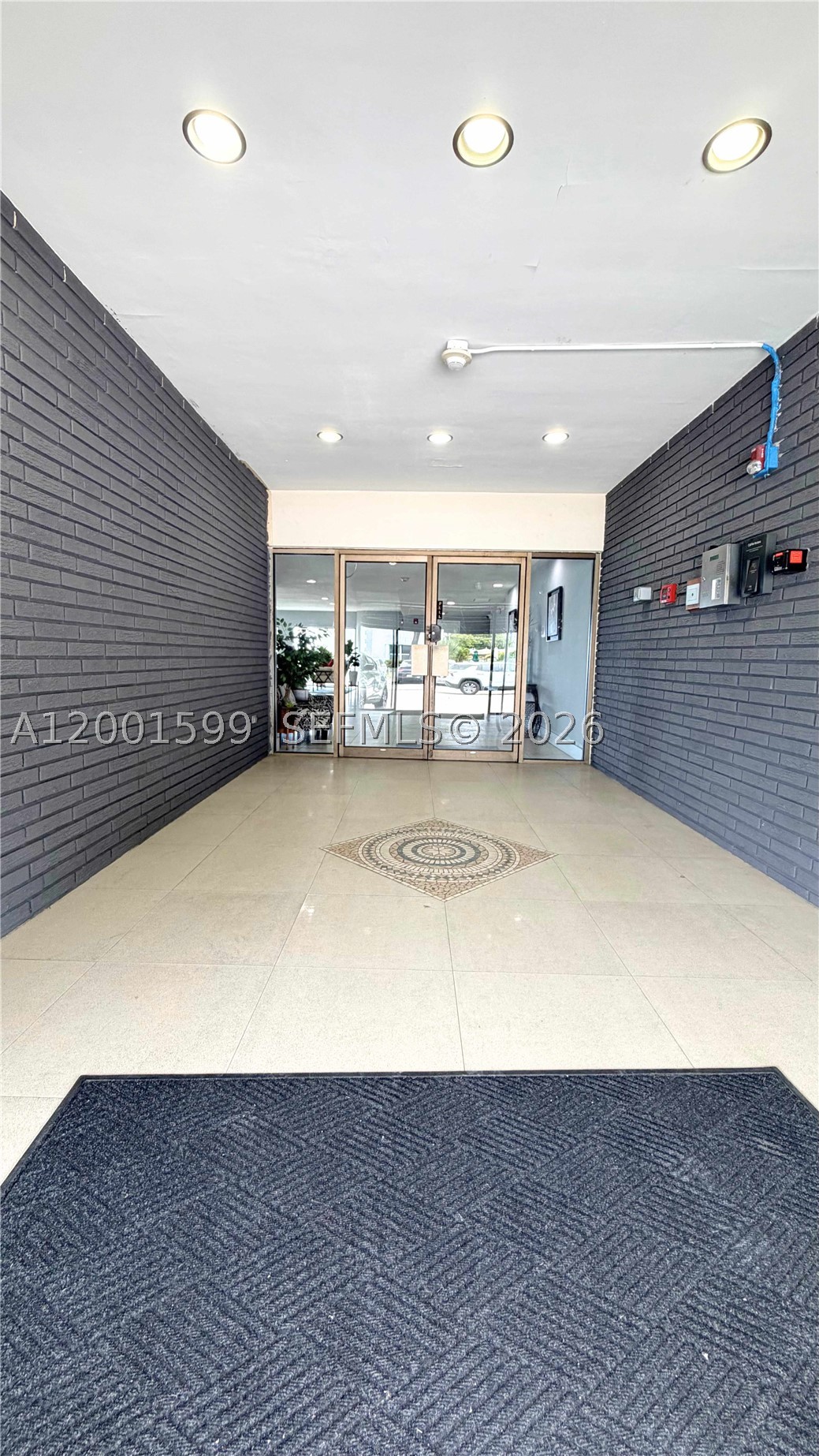 1880 S Treasure Dr 3a Property Photo 21